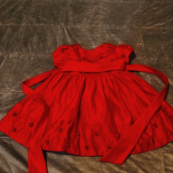 Cinderella gown - Picture 1 of 3